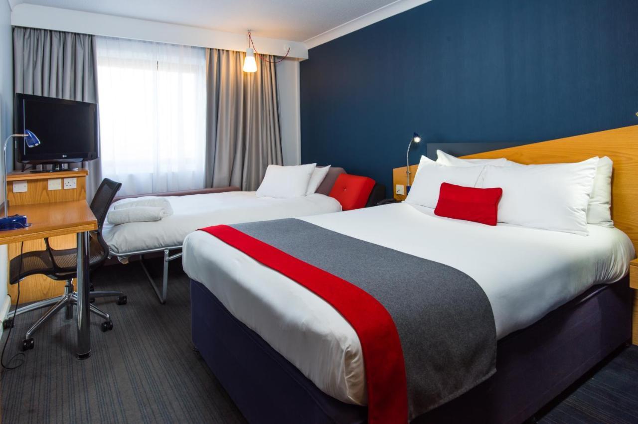 Holiday Inn Express Birmingham Oldbury By Ihg Dış mekan fotoğraf
