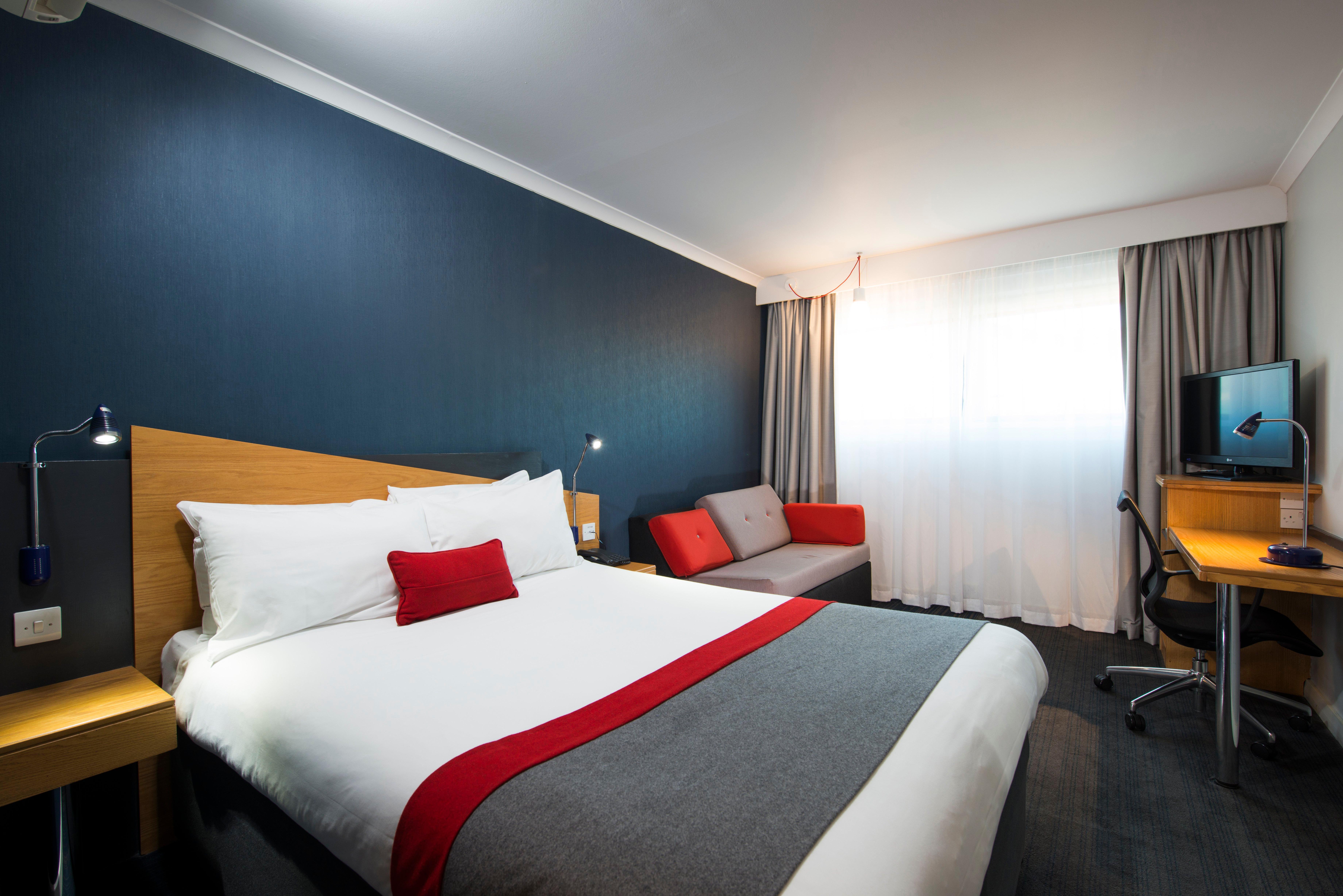 Holiday Inn Express Birmingham Oldbury By Ihg Dış mekan fotoğraf