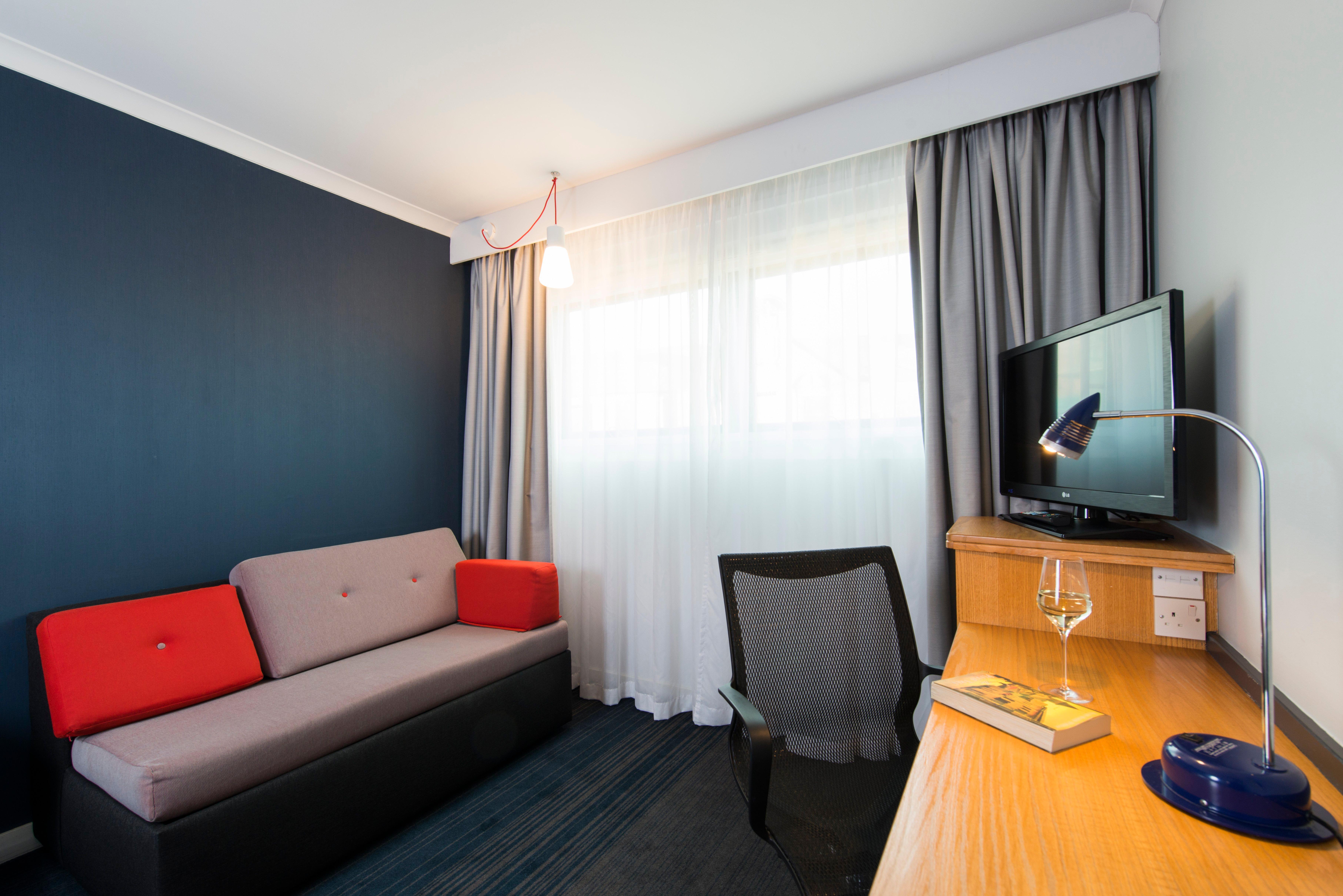 Holiday Inn Express Birmingham Oldbury By Ihg Dış mekan fotoğraf