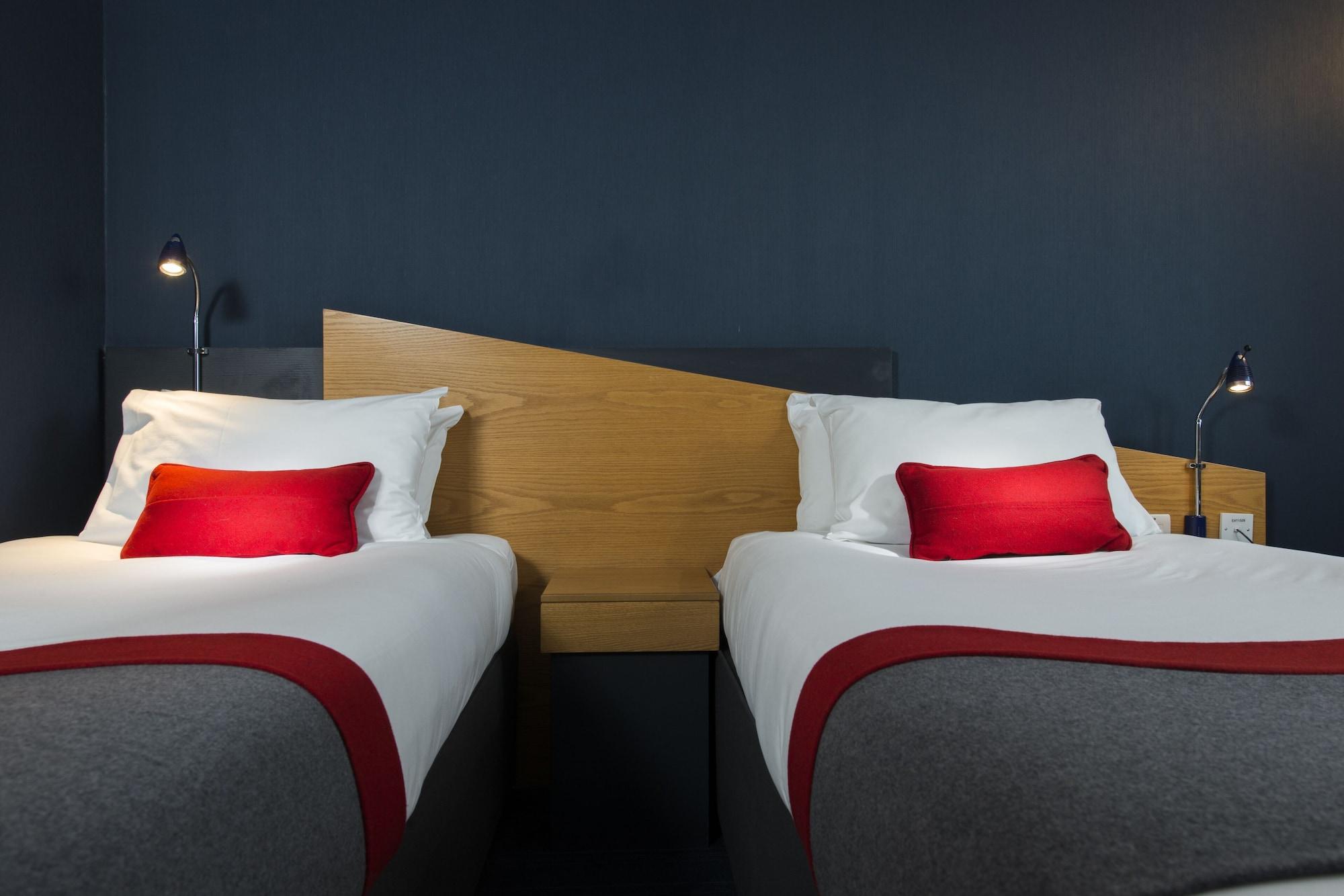 Holiday Inn Express Birmingham Oldbury By Ihg Dış mekan fotoğraf