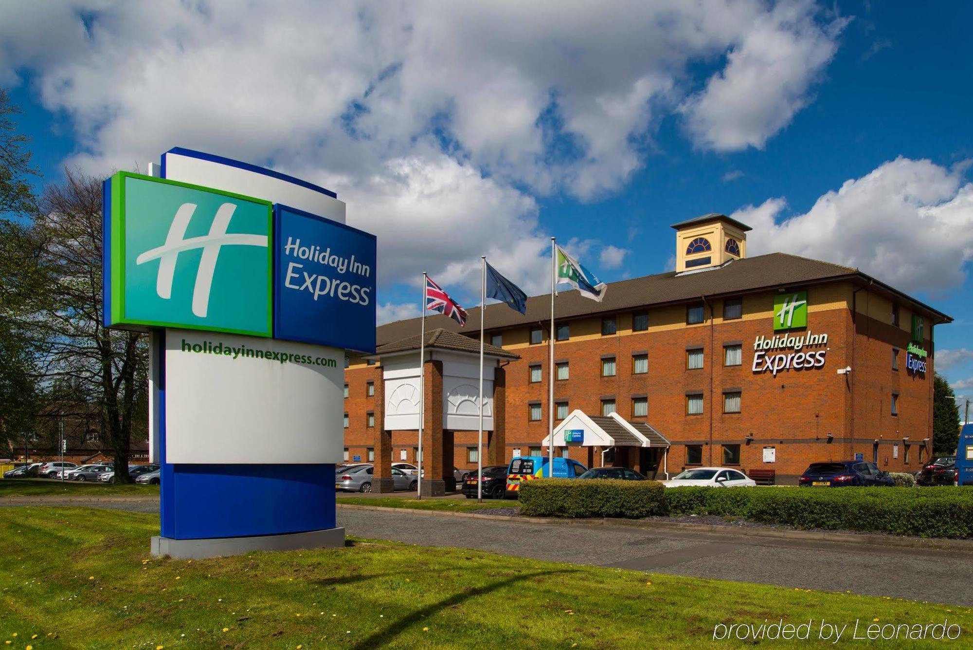 Holiday Inn Express Birmingham Oldbury By Ihg Dış mekan fotoğraf