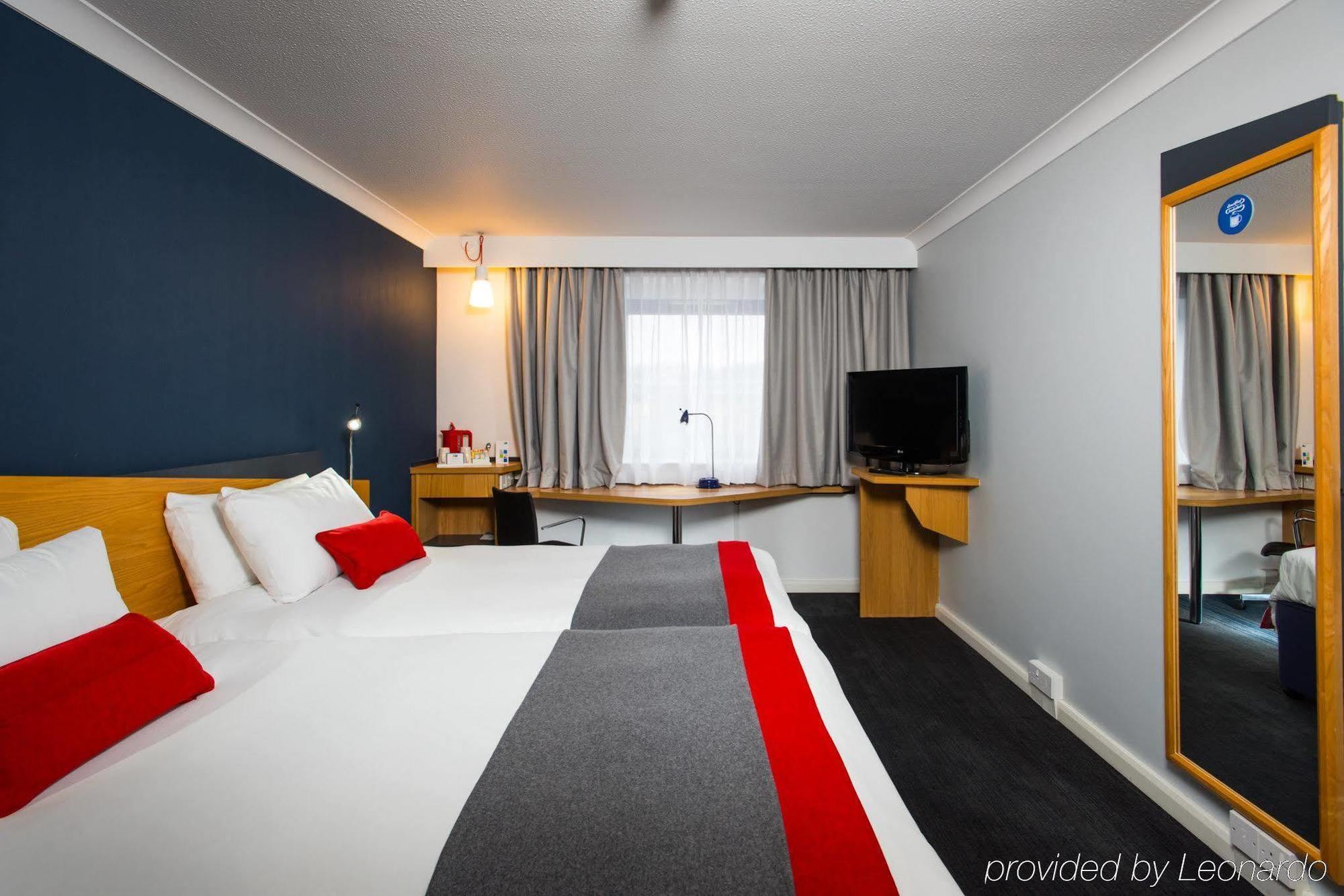 Holiday Inn Express Birmingham Oldbury By Ihg Dış mekan fotoğraf