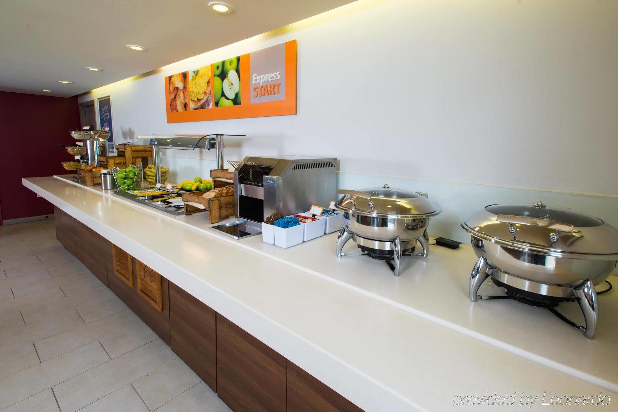 Holiday Inn Express Birmingham Oldbury By Ihg Dış mekan fotoğraf