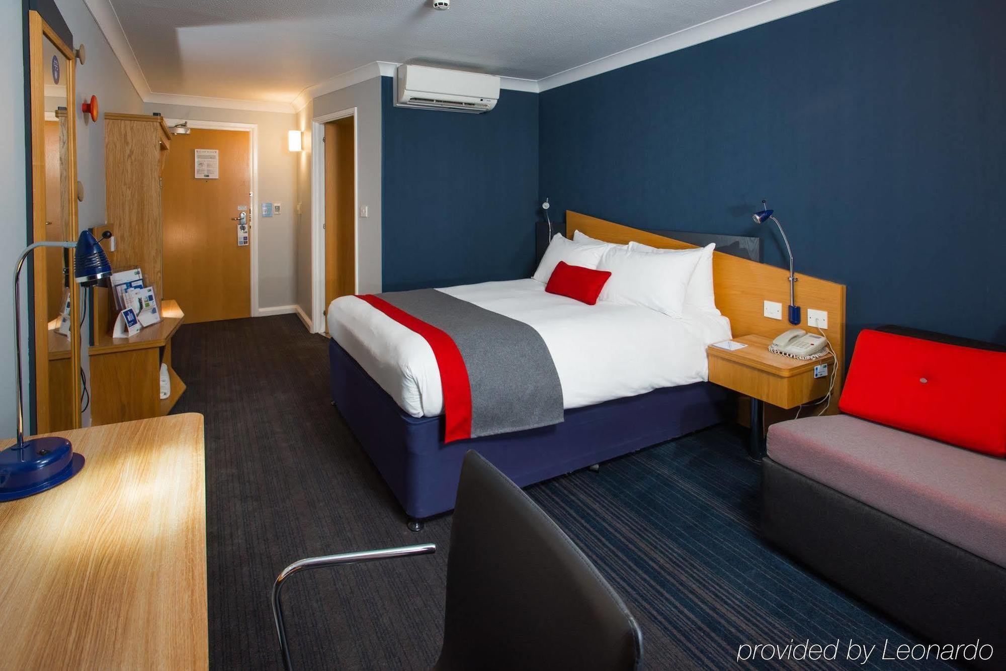 Holiday Inn Express Birmingham Oldbury By Ihg Dış mekan fotoğraf
