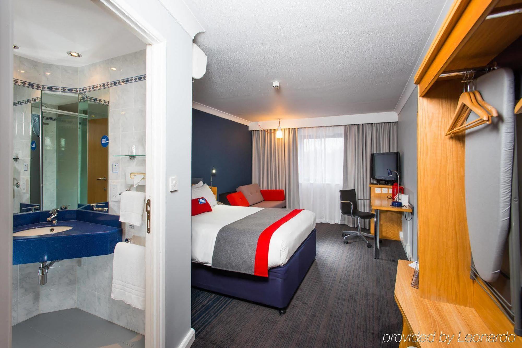 Holiday Inn Express Birmingham Oldbury By Ihg Dış mekan fotoğraf