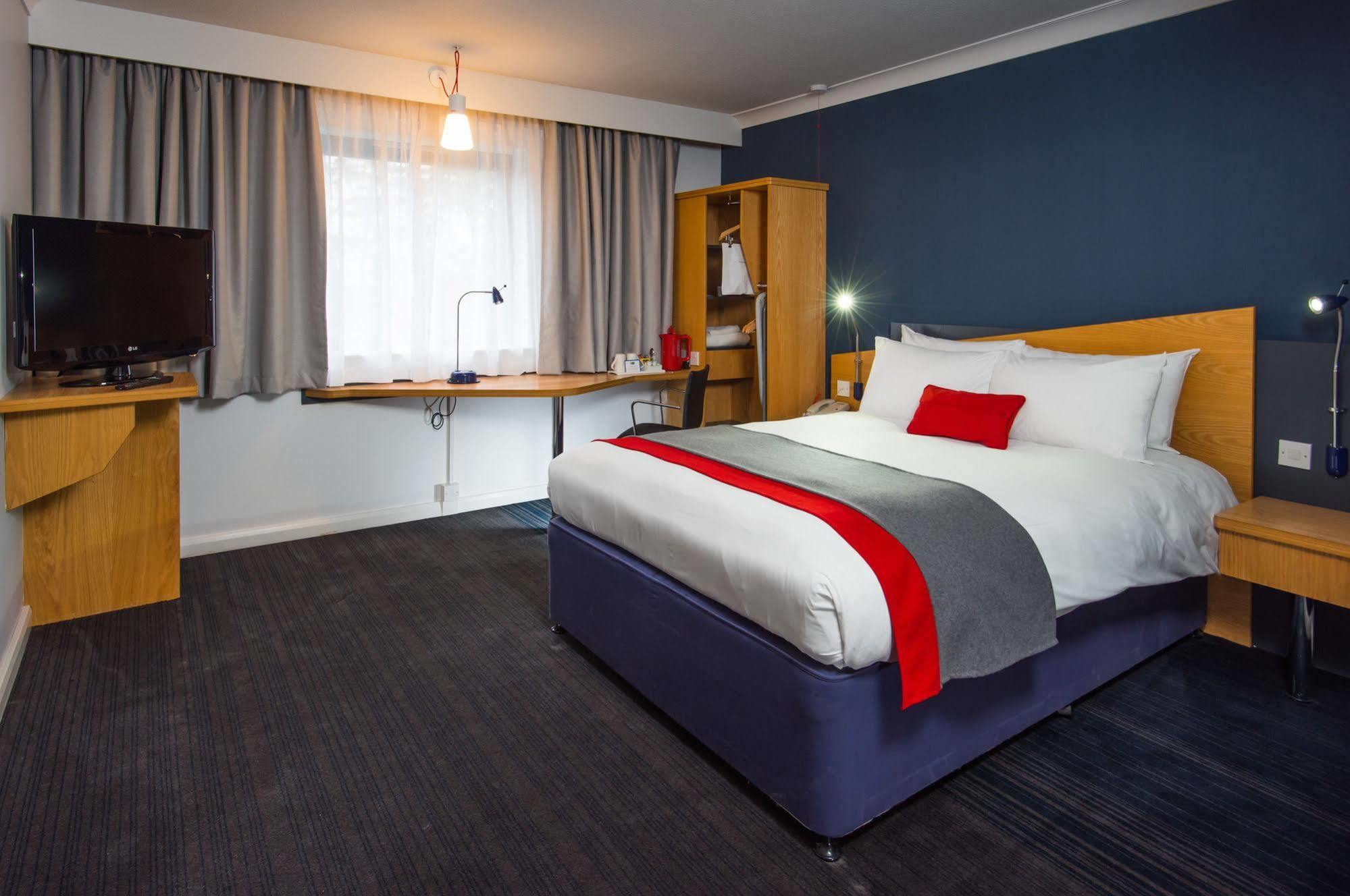 Holiday Inn Express Birmingham Oldbury By Ihg Dış mekan fotoğraf